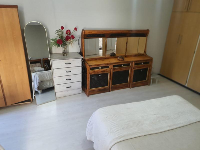 5 Bedroom Property for Sale in Parow North Western Cape
